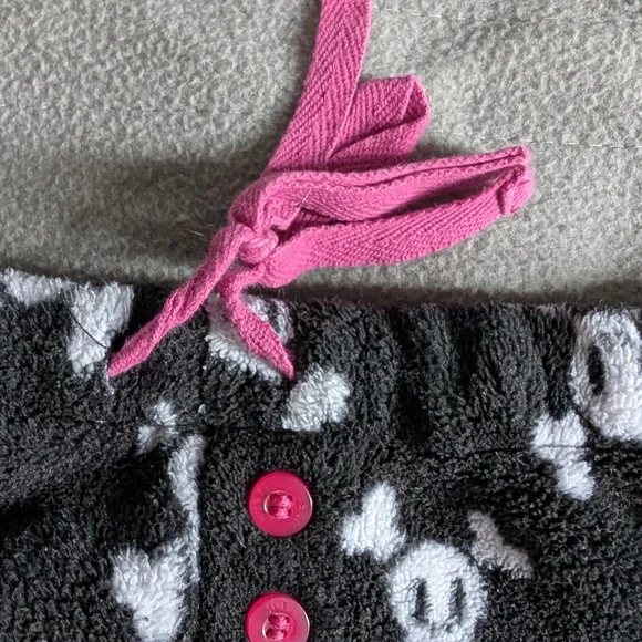 Paul Frank Black and White Skull Athletic Shorts - Picture 4 of 6